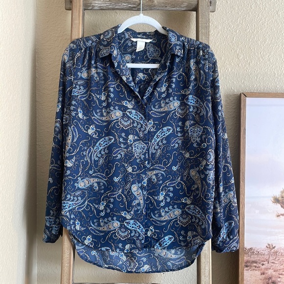 H&M Blouse - Picture 1 of 5